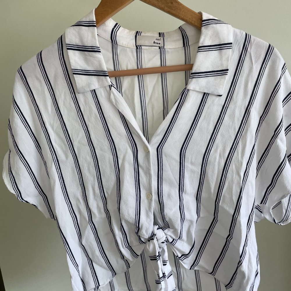 Wilfred Free The Tie-Front Blouse Cropped